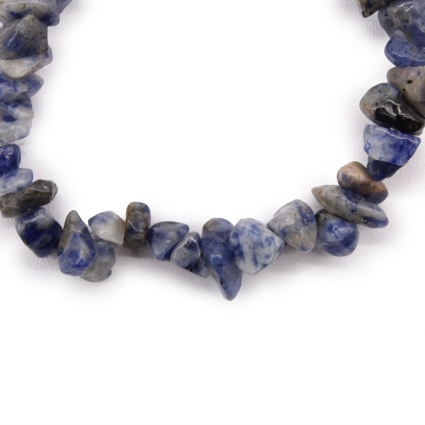 Braccialetto fatto di frammenti di pietra – sodalite