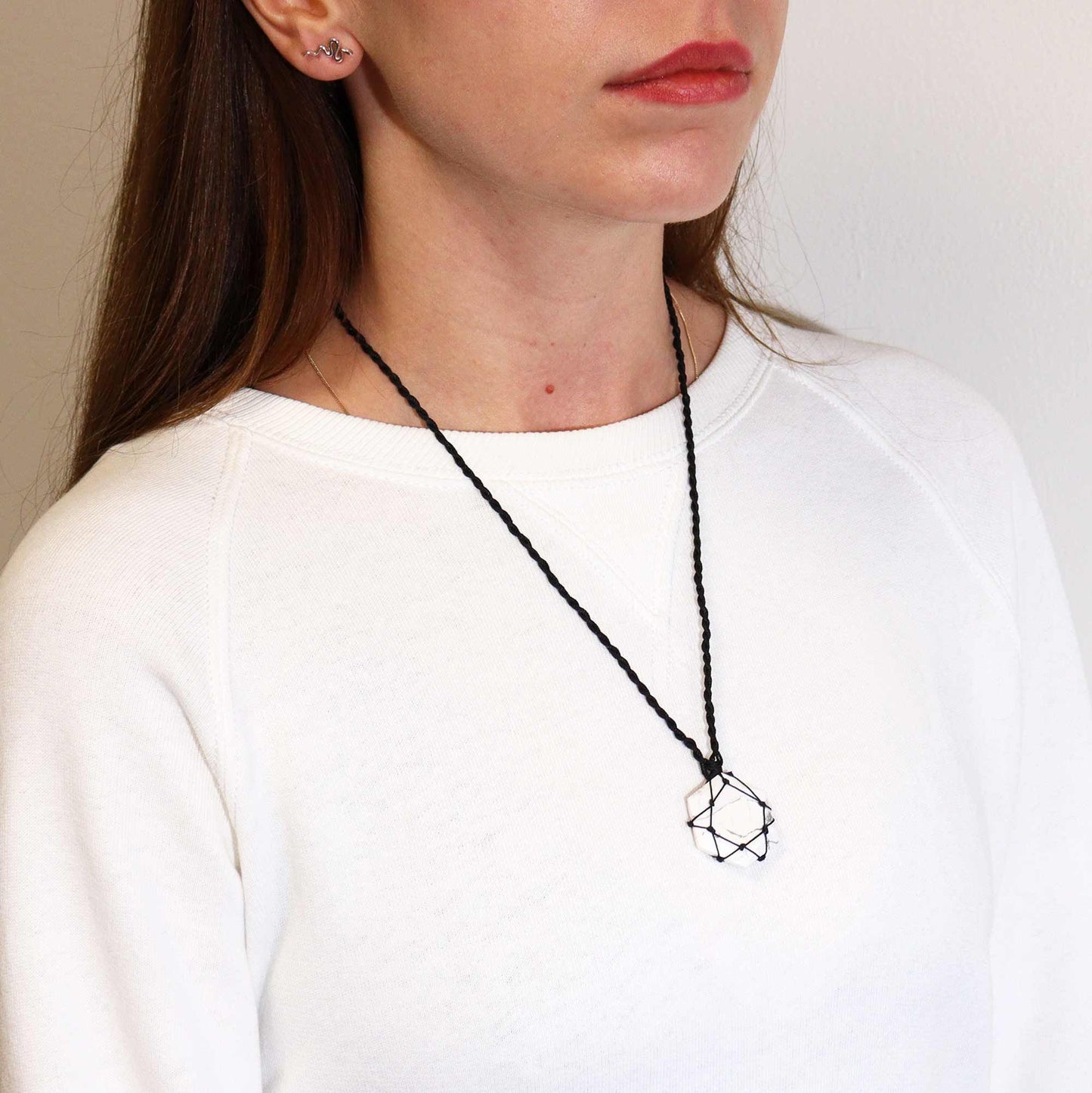 Ciondolo – esagono in howlite bianca