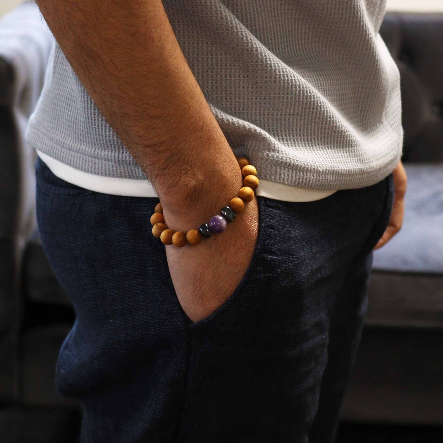 Bracciale in legno di cedro per il chakra del terzo occhio con ametista