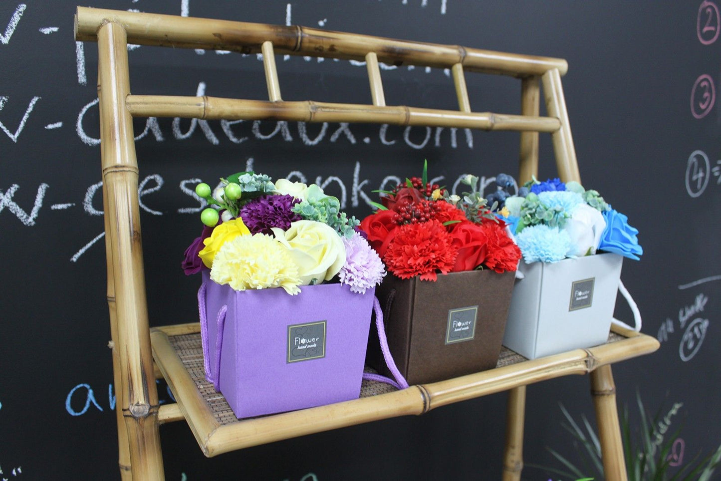 Bouquet di fiori di sapone - Giardino di fiori viola