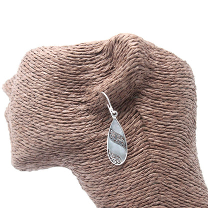 Orecchini in conchiglia e argento – goccia – madreperla (MOP)