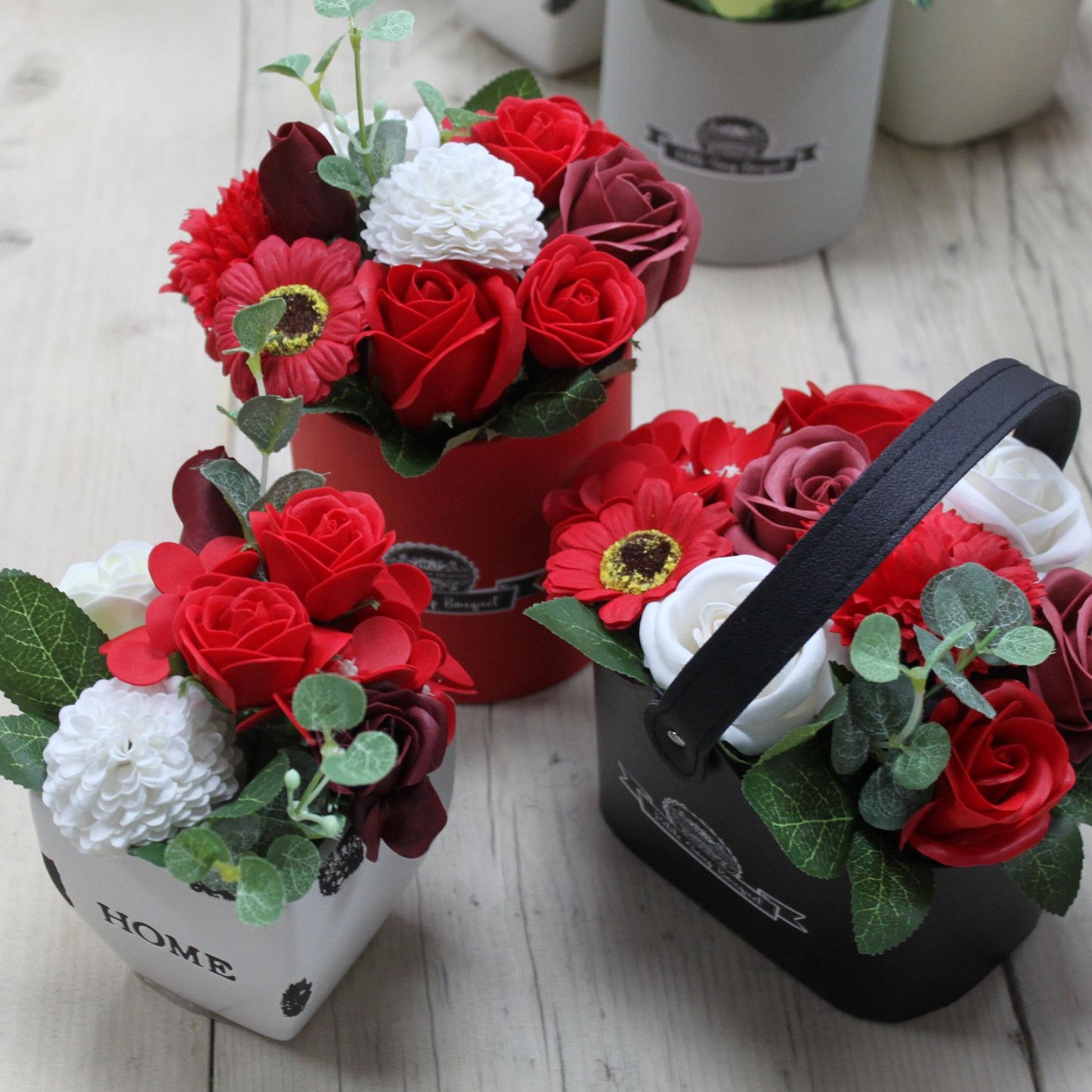 Bouquet Petite Basket - Rossi intensi